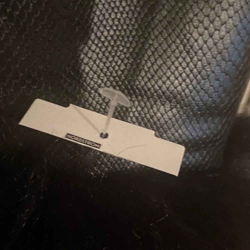 Luxurious Black Fur-Trimmed faux Leather Jacket new! - Picture 4 of 4